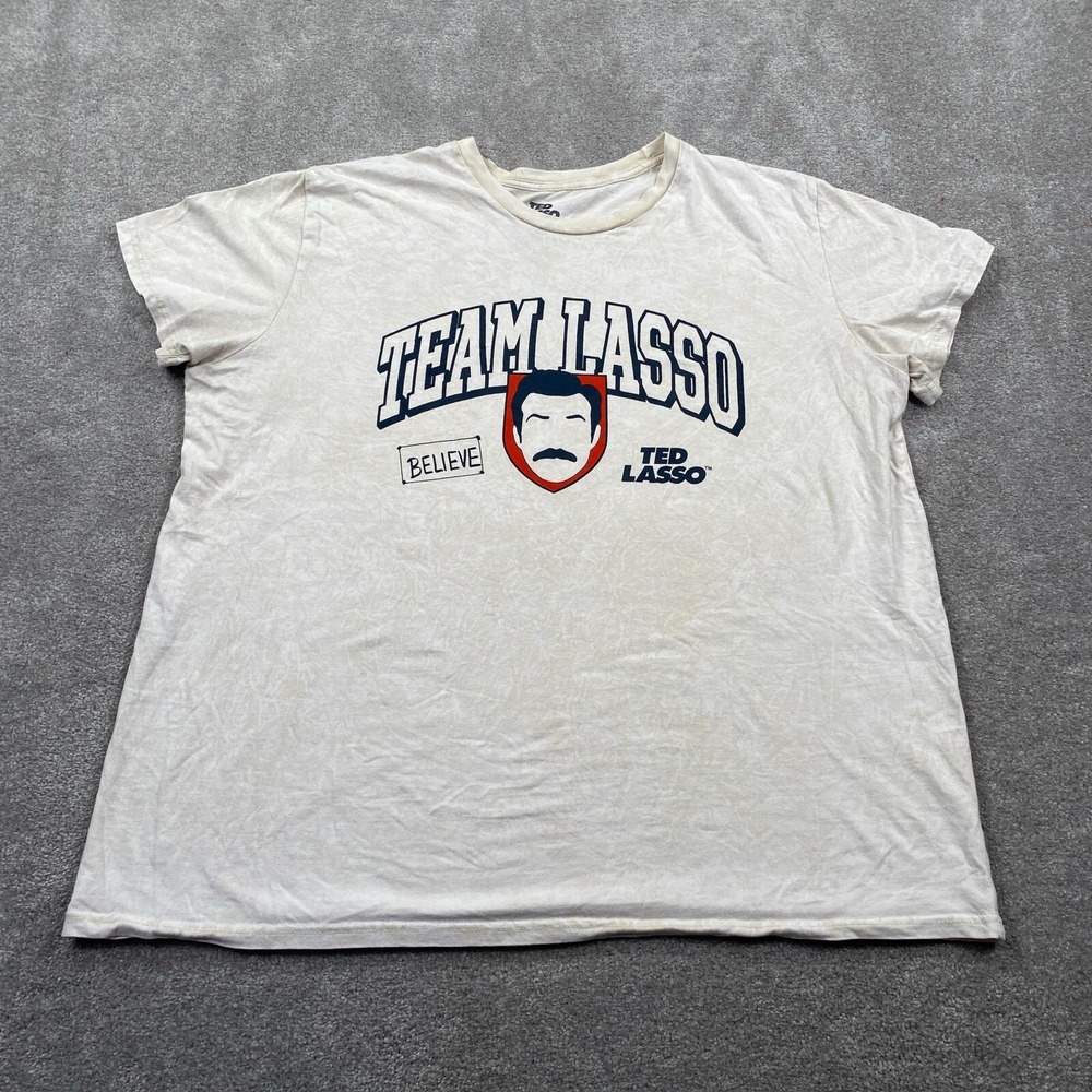 Team Ted Lasso Believe Men's T Shirt Size 2XL Beige Soccer TV Show
